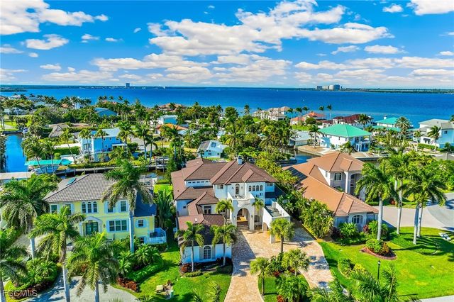 15090 Intracoastal CT, Fort Myers, FL 33908