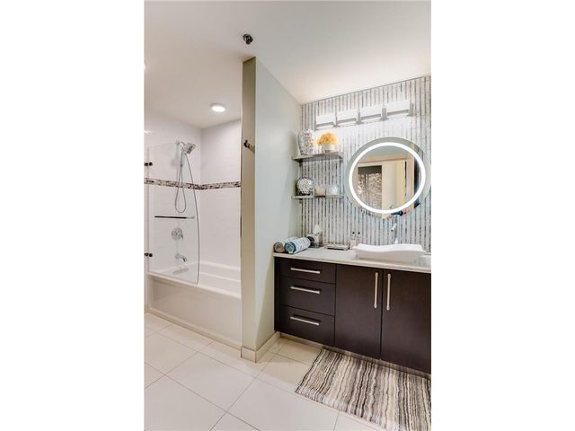 740 Portland Avenue 603, Minneapolis, MN 55415