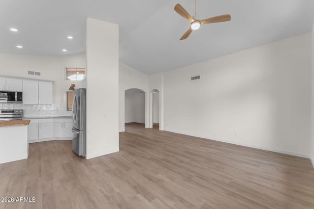 15264 W MULBERRY Drive, Goodyear, AZ 85395