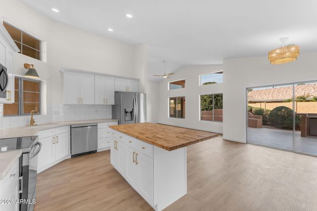 15264 W MULBERRY Drive, Goodyear, AZ 85395