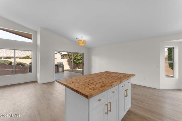 15264 W MULBERRY Drive, Goodyear, AZ 85395