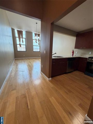 175 Broadway 311, Paterson, NJ 07505