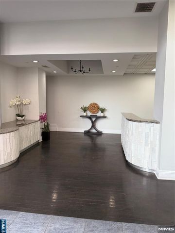 175 Broadway 311, Paterson, NJ 07505