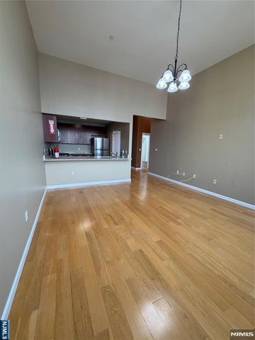175 Broadway 311, Paterson, NJ 07505