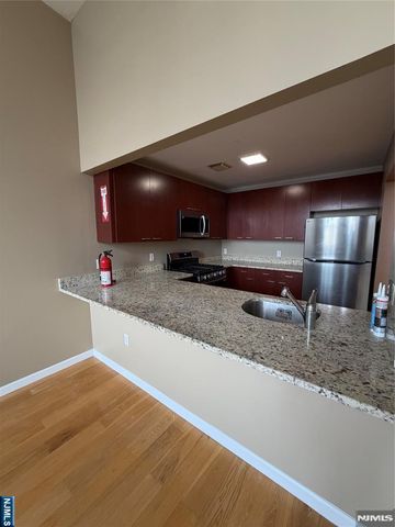 175 Broadway 311, Paterson, NJ 07505