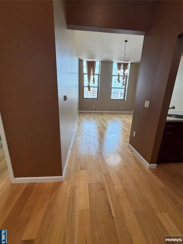 175 Broadway 311, Paterson, NJ 07505