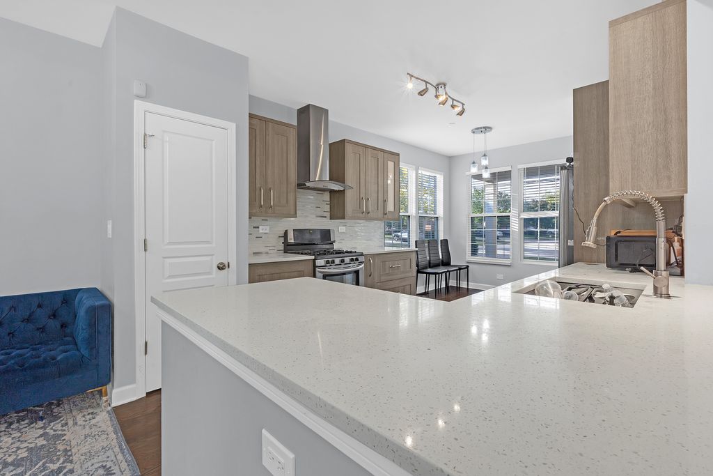 1493 Yellowstone Drive, Streamwood, IL 60107 — photo 5