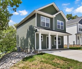 714 Crossland Ave, Clarksville, TN 37040