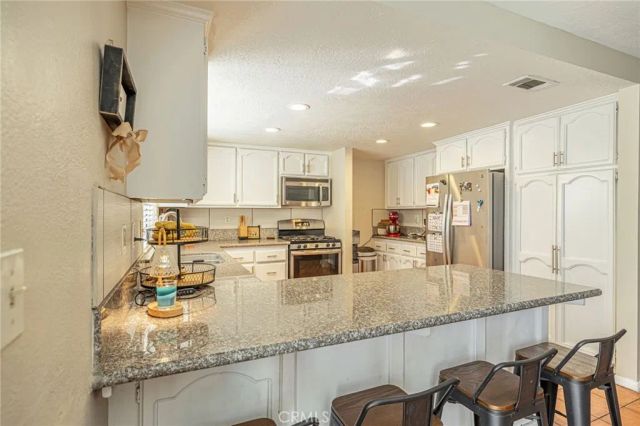 13290 Riverview Drive, Victorville, CA 92395