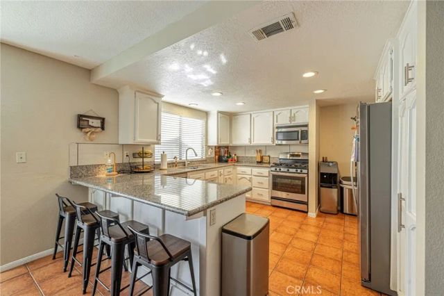 13290 Riverview Drive, Victorville, CA 92395