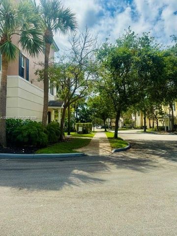 556 NW 39th Cir, Boca Raton, FL 33431