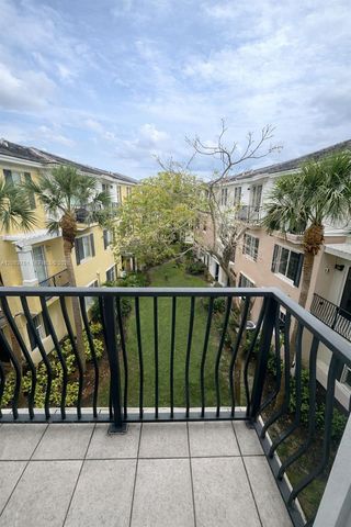 556 NW 39th Cir, Boca Raton, FL 33431