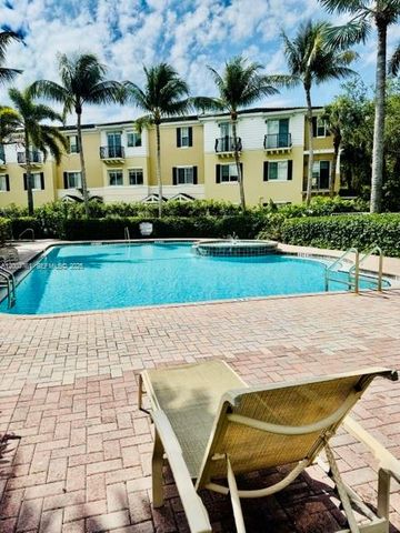556 NW 39th Cir, Boca Raton, FL 33431