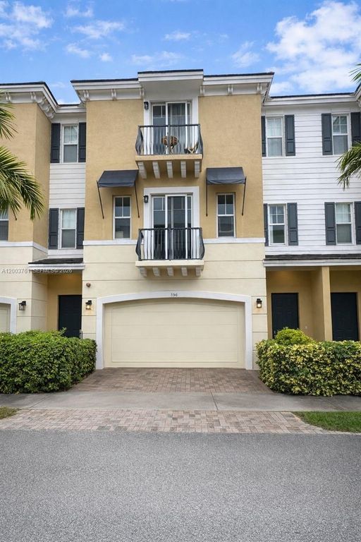 556 NW 39th Cir, Boca Raton, FL 33431