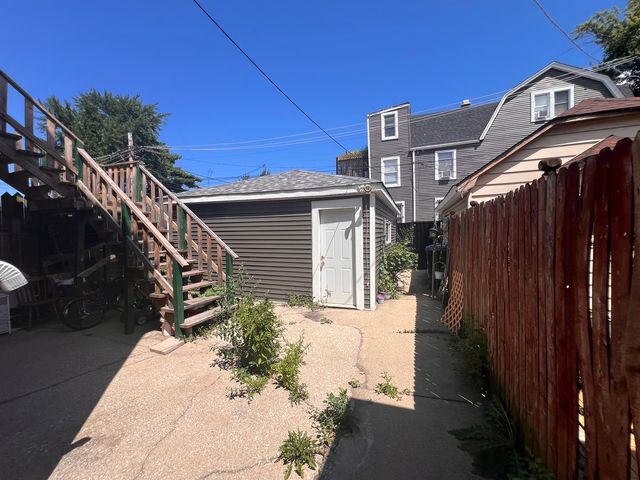 2207 N Lawndale Avenue, Chicago, IL 60647