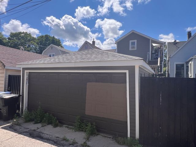 2207 N Lawndale Avenue, Chicago, IL 60647