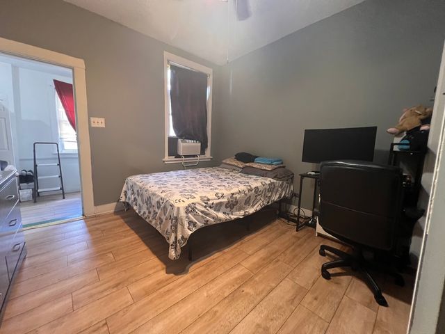 2207 N Lawndale Avenue, Chicago, IL 60647