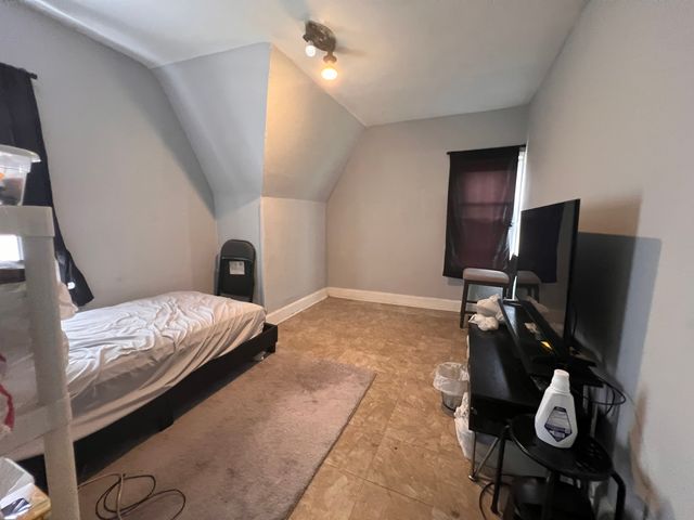 2207 N Lawndale Avenue, Chicago, IL 60647