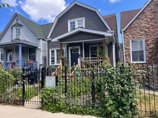 2207 N Lawndale Avenue, Chicago, IL 60647