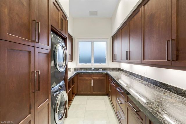 605 Galleon DR, Naples, FL 34102