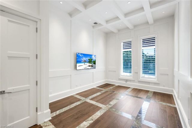 605 Galleon DR, Naples, FL 34102