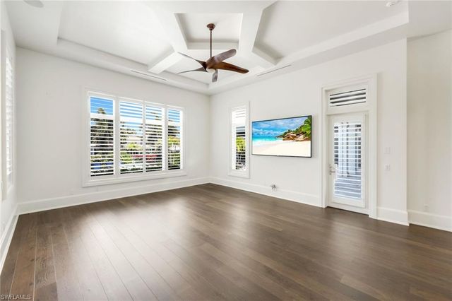 605 Galleon DR, Naples, FL 34102