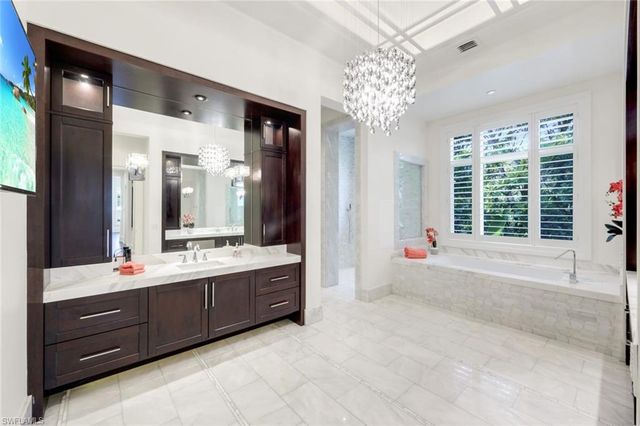 605 Galleon DR, Naples, FL 34102