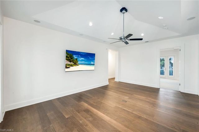 605 Galleon DR, Naples, FL 34102