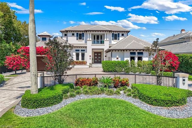 605 Galleon DR, Naples, FL 34102