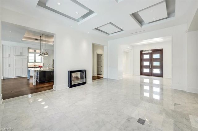 605 Galleon DR, Naples, FL 34102