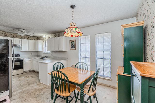 108 Cole Road, Red Oak, TX 75154