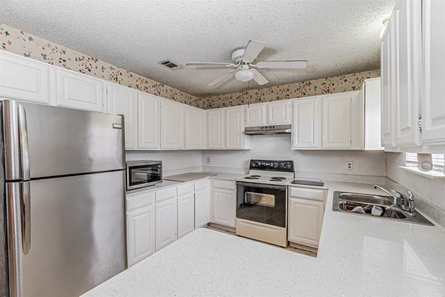 108 Cole Road, Red Oak, TX 75154