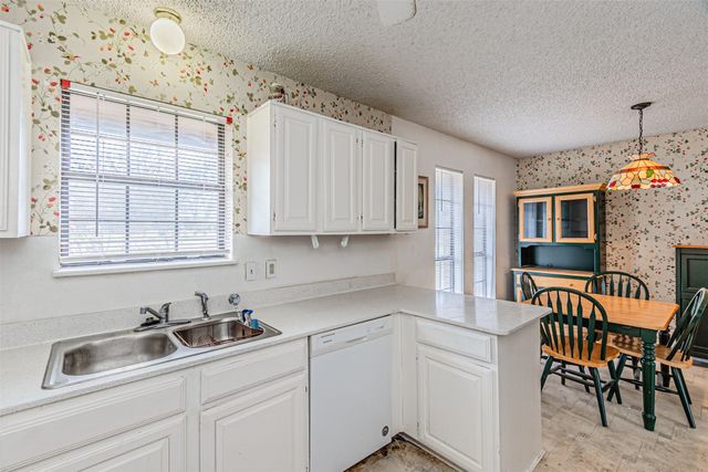 108 Cole Road, Red Oak, TX 75154