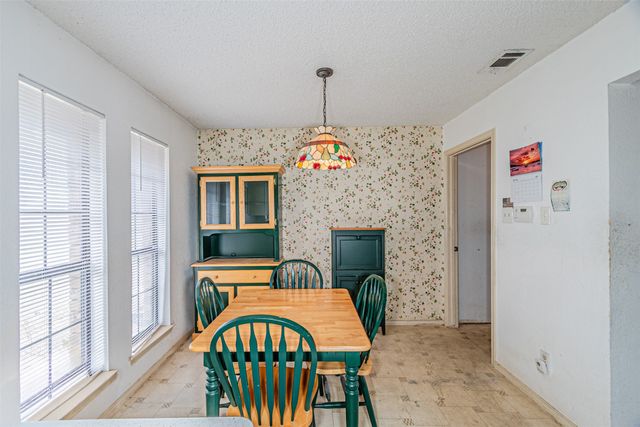 108 Cole Road, Red Oak, TX 75154