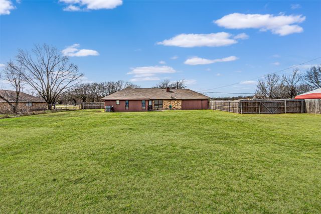 108 Cole Road, Red Oak, TX 75154