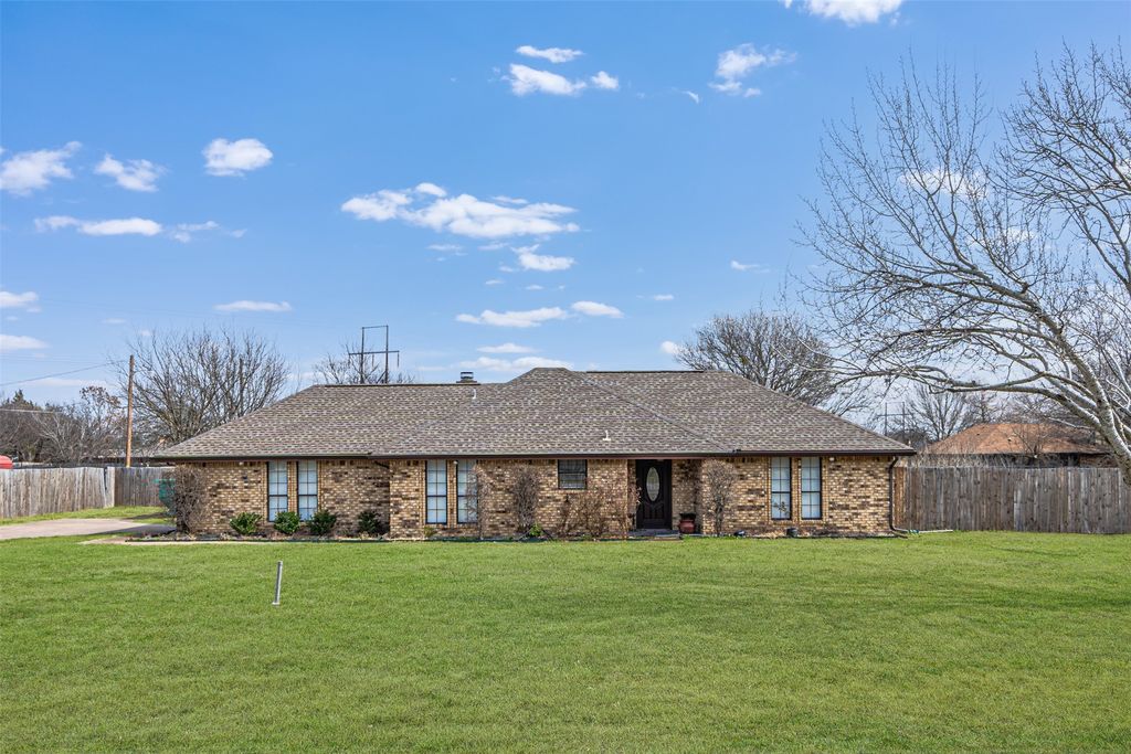 108 Cole Road, Red Oak, TX 75154