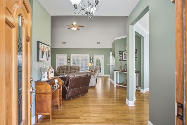 117 Collinwood Dr, Gallatin, TN 37066