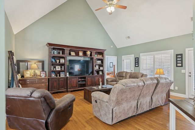 117 Collinwood Dr, Gallatin, TN 37066