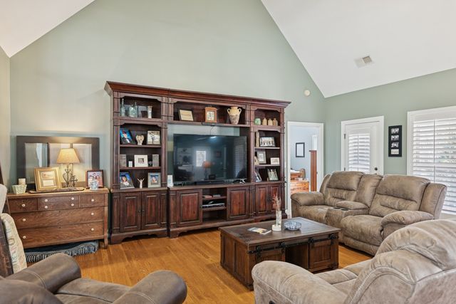 117 Collinwood Dr, Gallatin, TN 37066