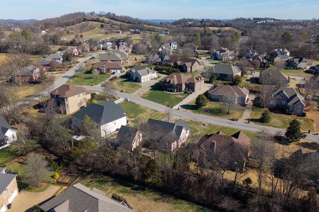 117 Collinwood Dr, Gallatin, TN 37066