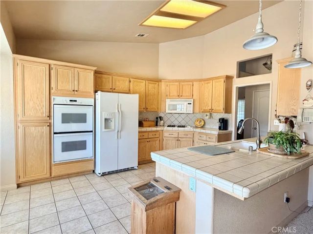 20337 Ituma Road, Apple Valley, CA 92308