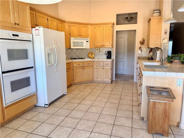 20337 Ituma Road, Apple Valley, CA 92308