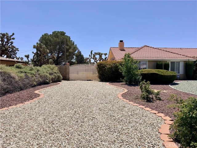 20337 Ituma Road, Apple Valley, CA 92308
