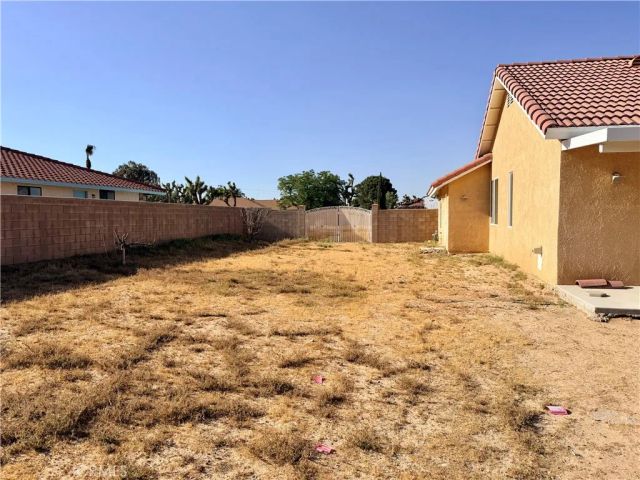 20337 Ituma Road, Apple Valley, CA 92308