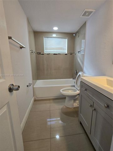 1707 NW 68th Ter 1, Miami, FL 33147