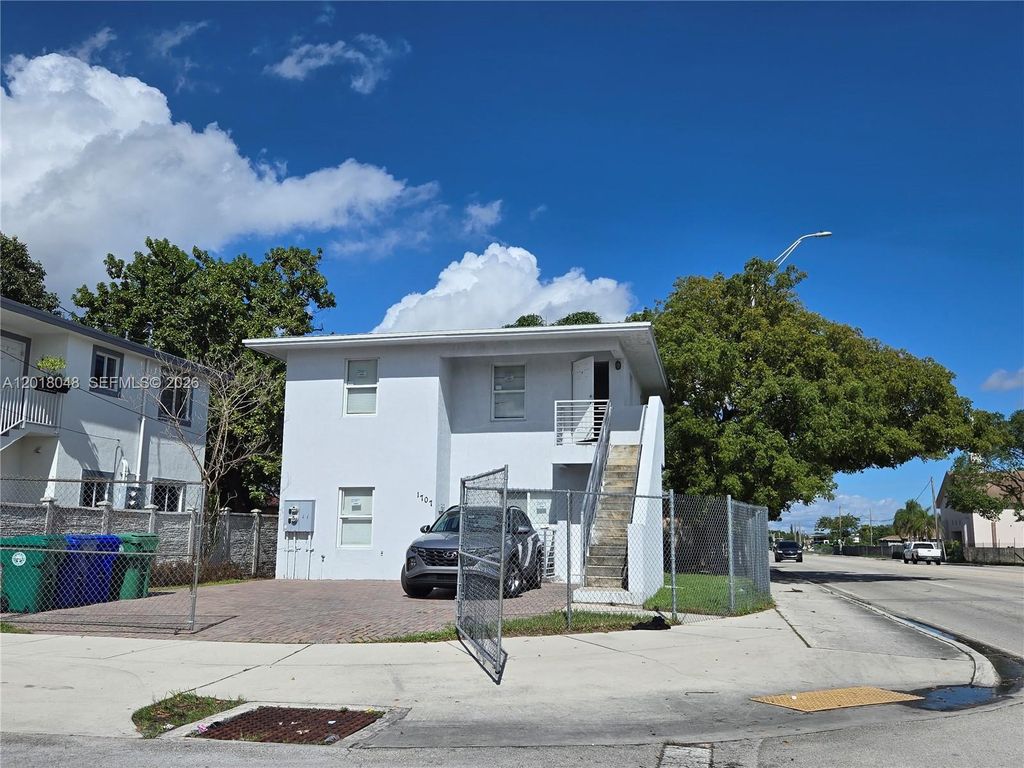 1707 NW 68th Ter 1, Miami, FL 33147