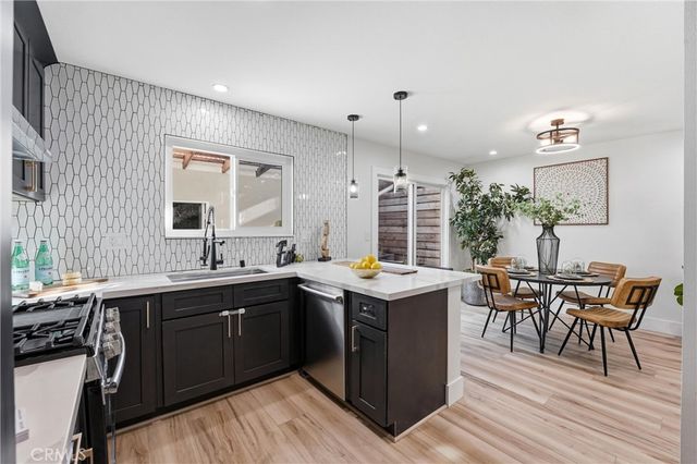 106 Lexington, Costa Mesa, CA 92626