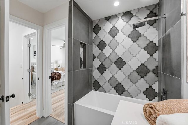 106 Lexington, Costa Mesa, CA 92626