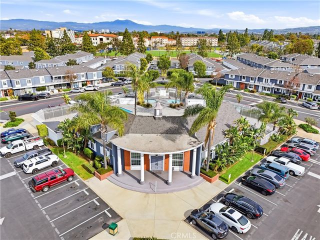 106 Lexington, Costa Mesa, CA 92626