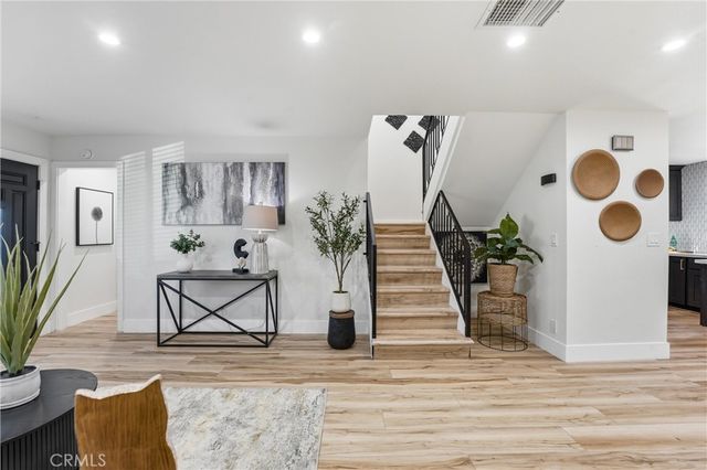 106 Lexington, Costa Mesa, CA 92626